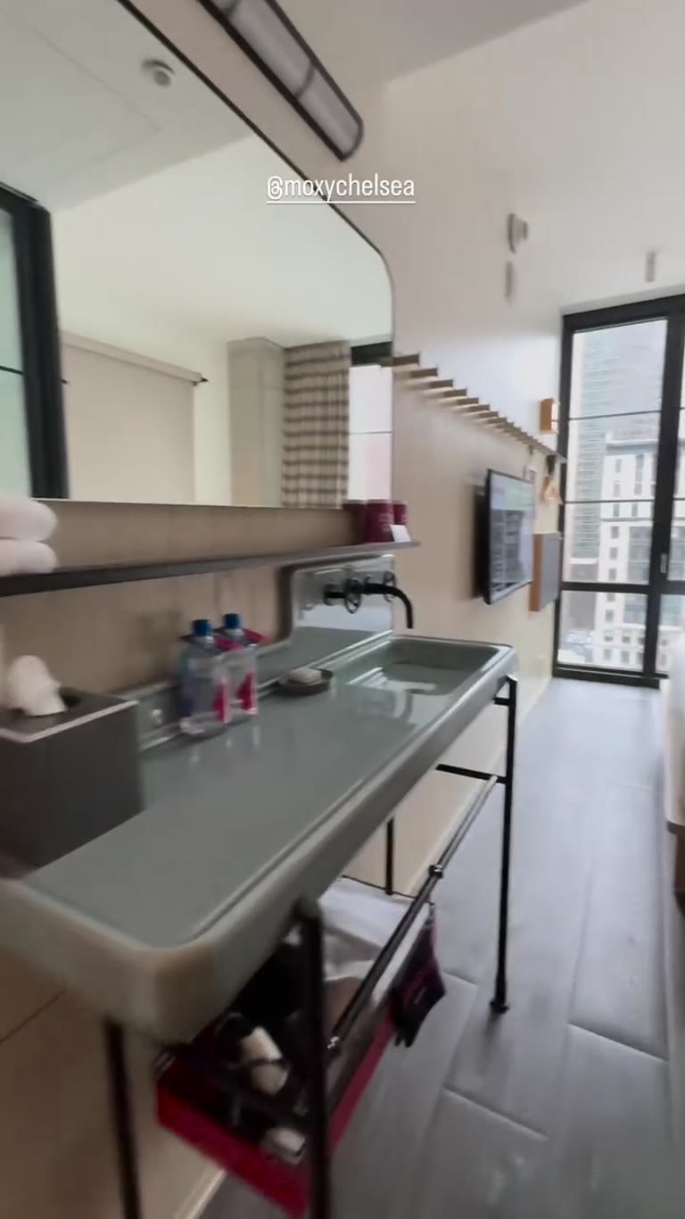 חדר במלון Moxy Chelsea בניו יורק