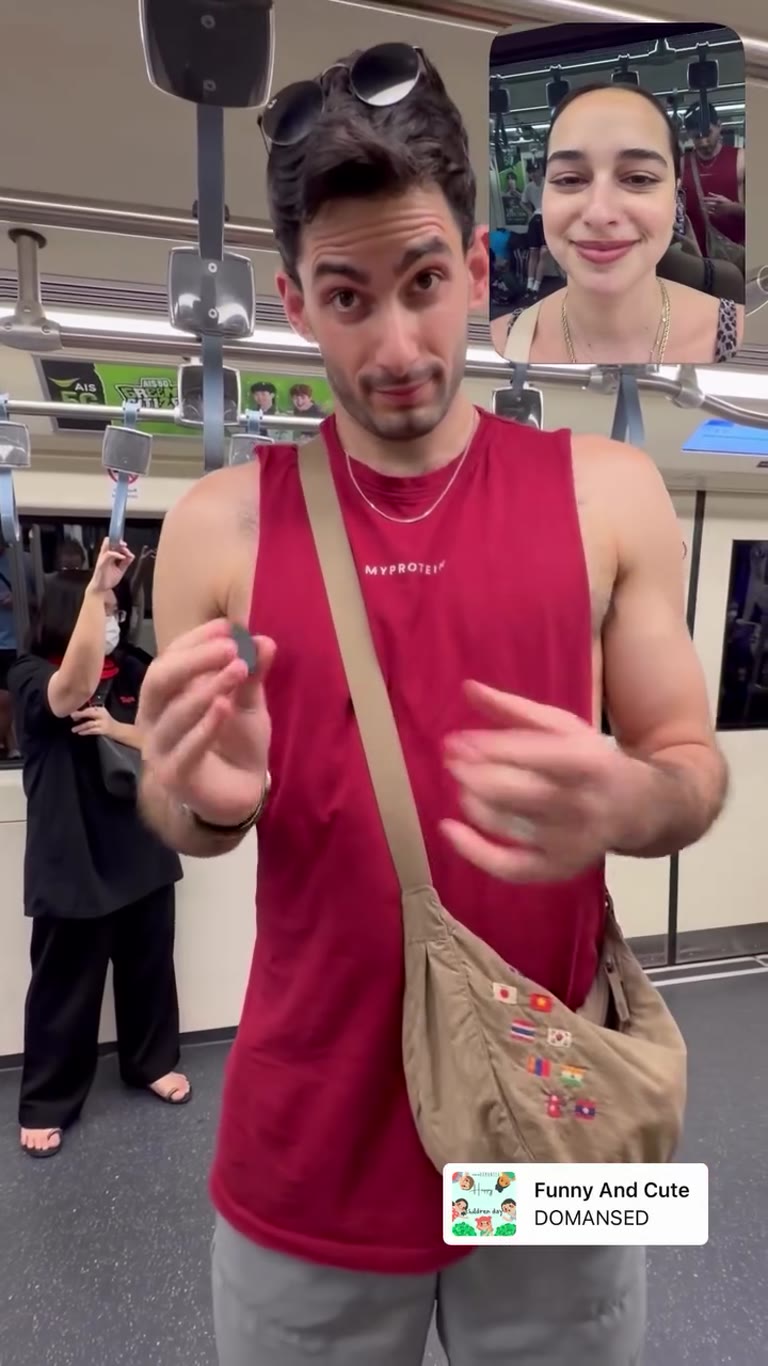 קסם קטן ברכבת בבנגקוק