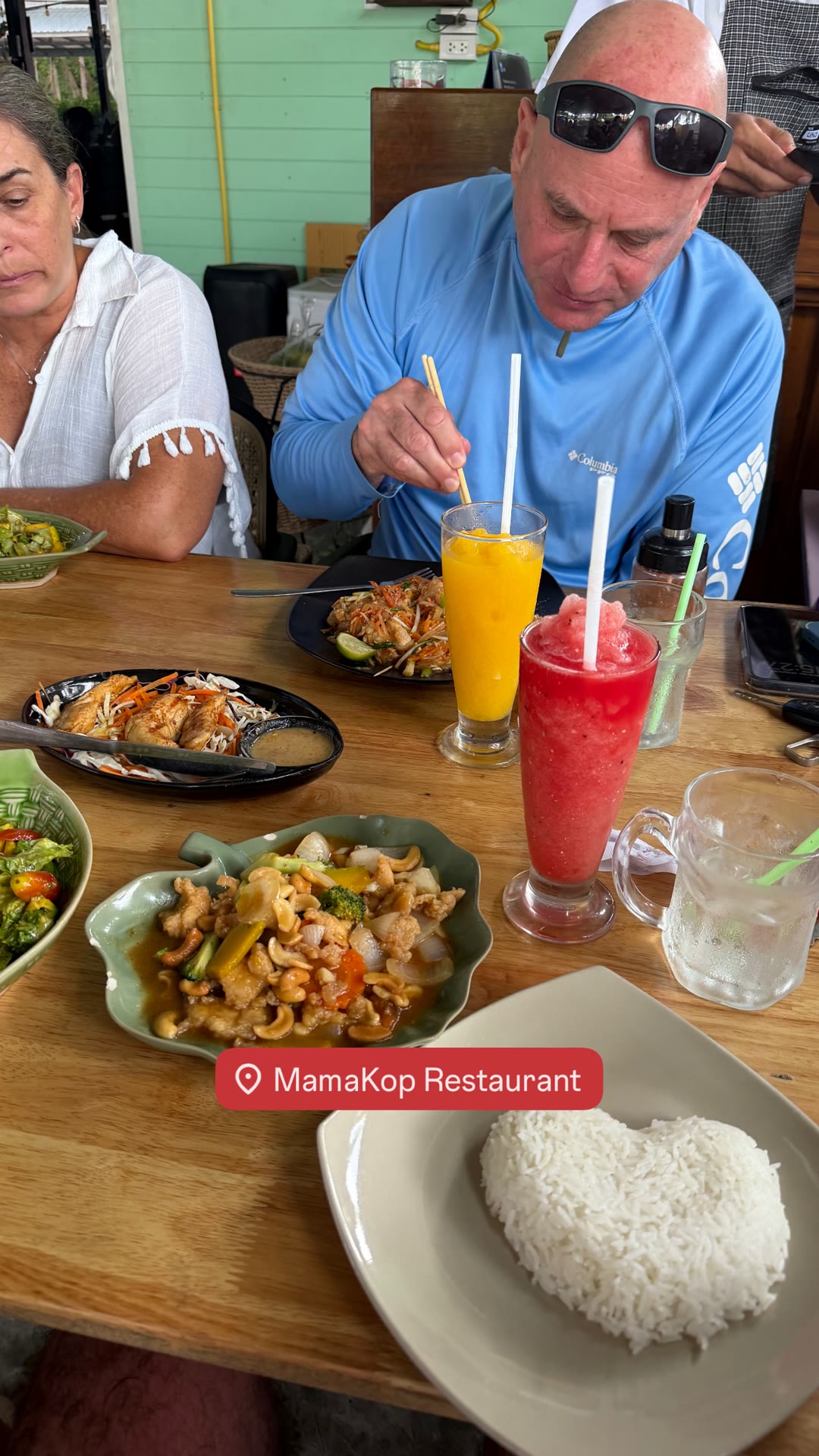 ארוחה תאילנדית ב-MamaKop Restaurant, קופנגן