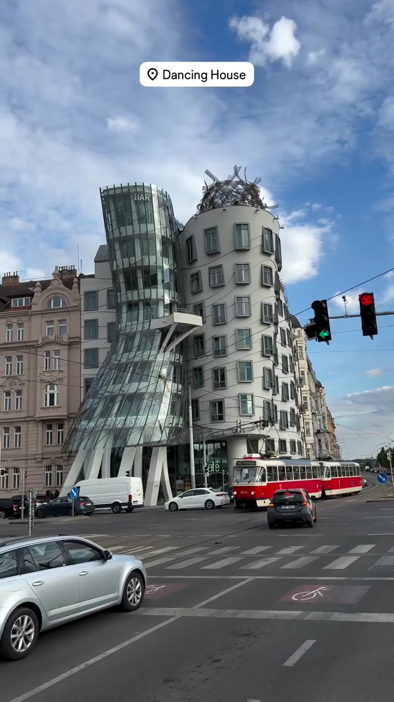 הבית הרוקד (Dancing House) בפראג