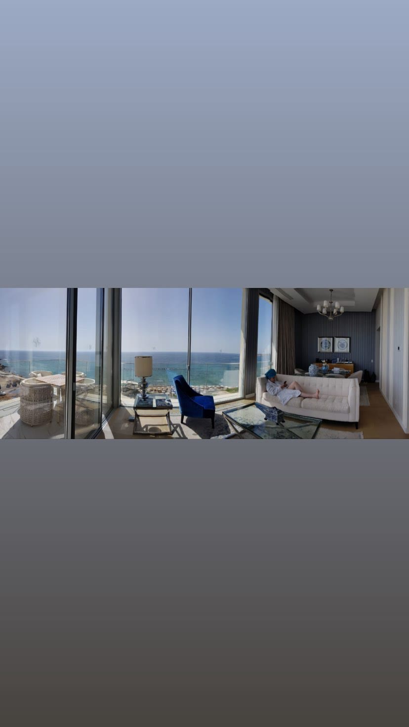 Sea-view suite in Paphos