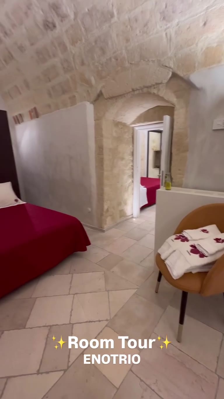 Room tour at Enotrio, southern Italy
