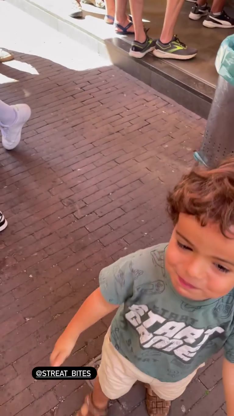 Streat Bites food tour with kids in Amsterdam