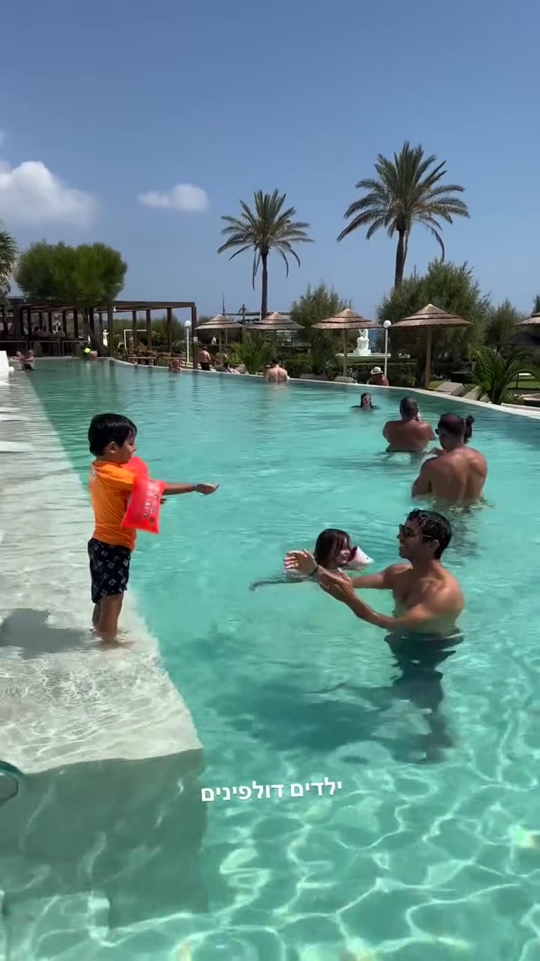 בריכה במלון Pegasos Deluxe Beach ברודוס