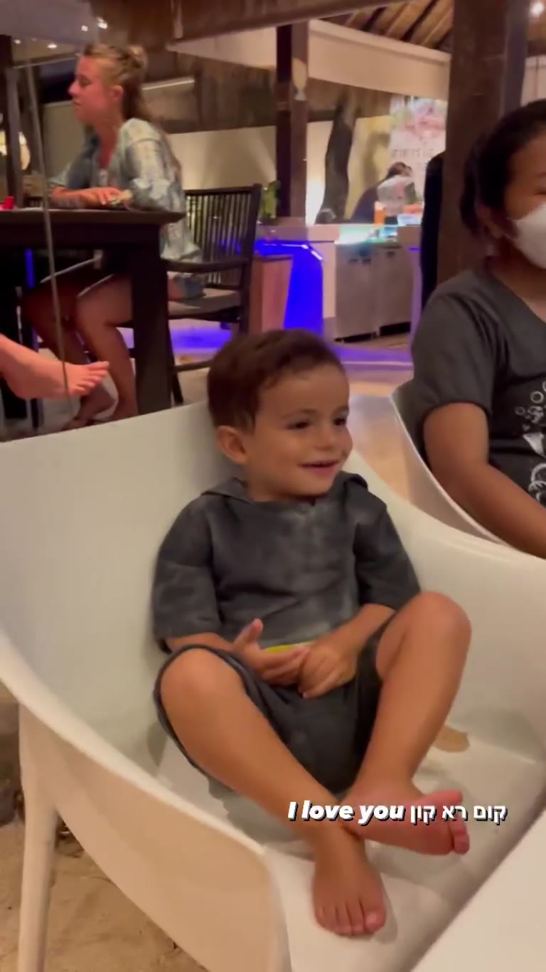 Learning "I love you" in Thai with the kids