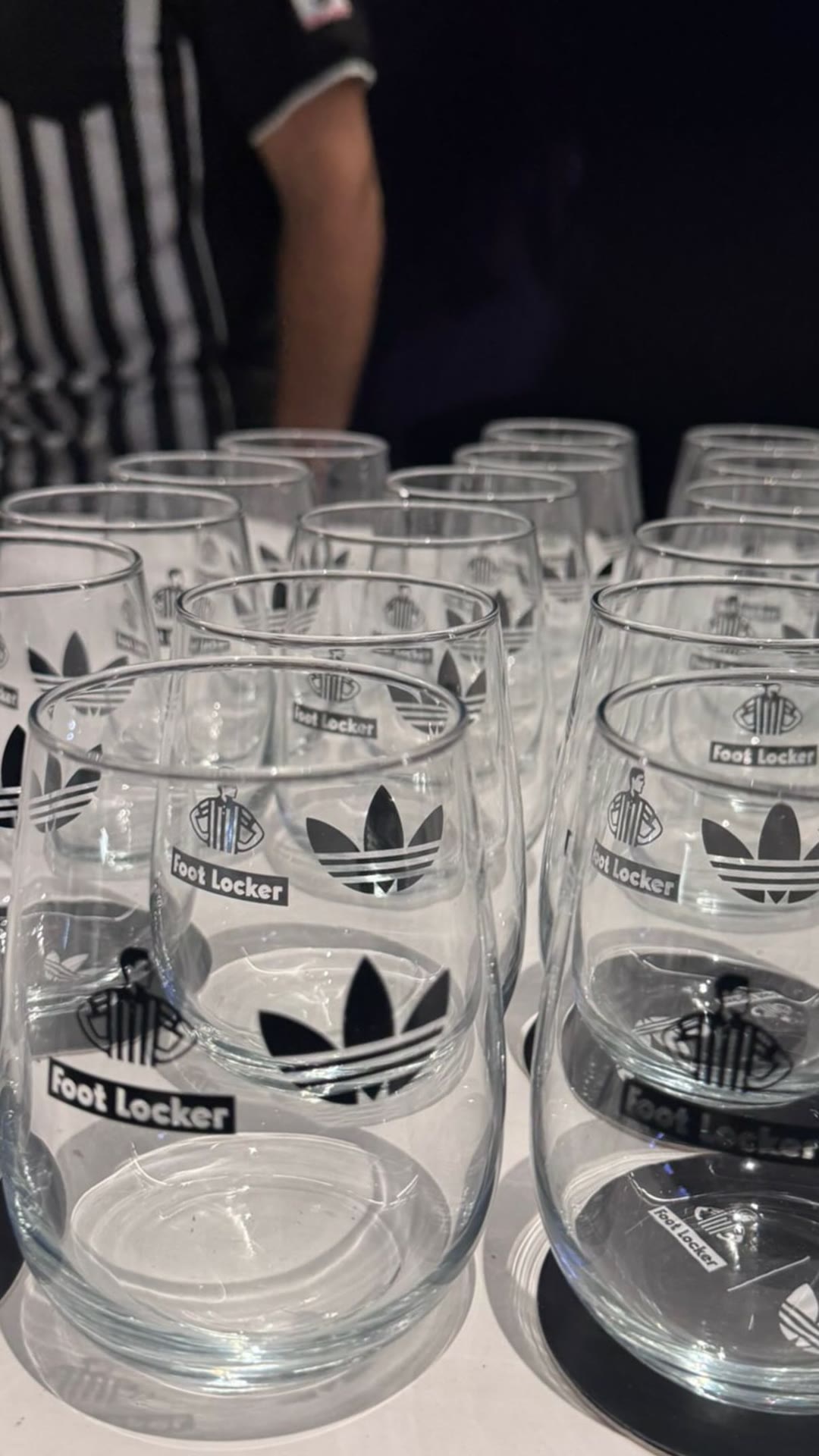אירוע Foot Locker x adidas – כוסות ממותגות