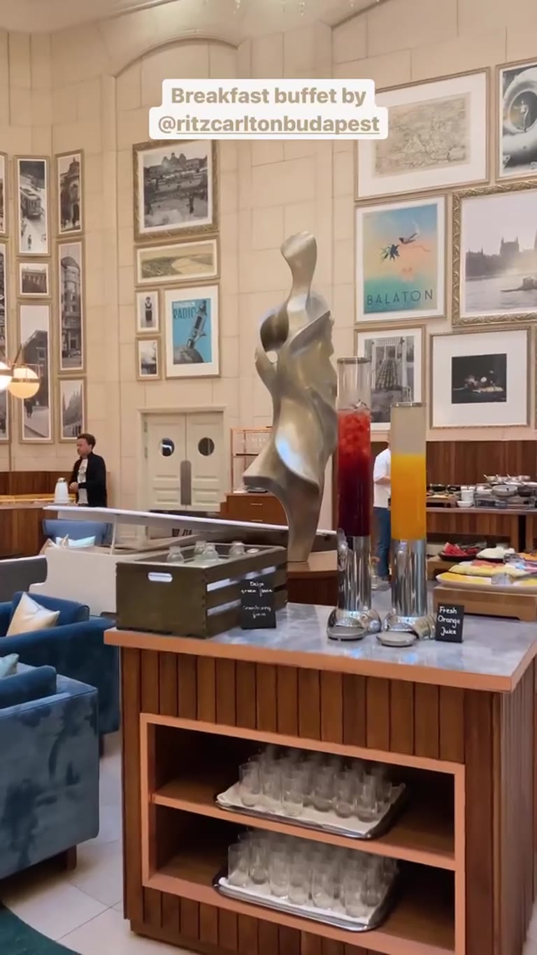 ארוחת בוקר במלון The Ritz-Carlton Budapest