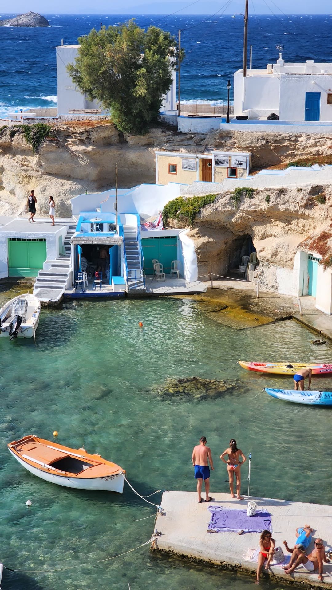Mandrakia fishing village, Milos