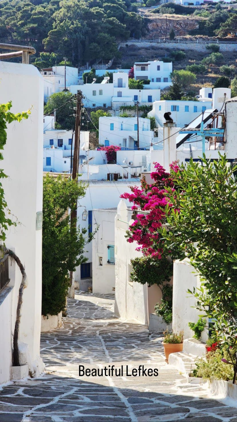 Beautiful Lefkes, Paros