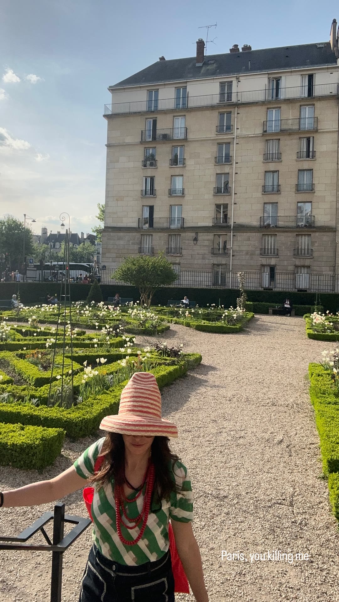 Paris garden in bloom: "you killing me"