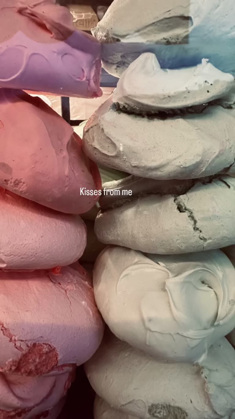 Giant meringue "kisses" in Venice
