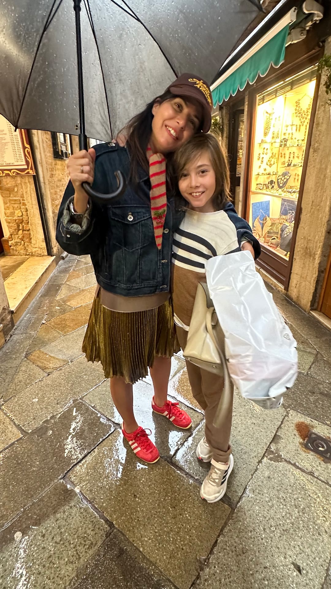 Rainy evening in Venice with the kids