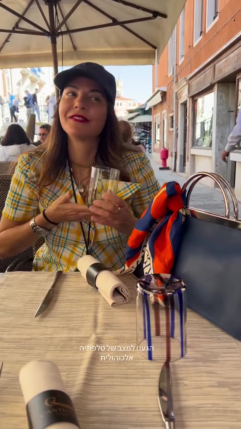 Canalside lunch in Venice with Murano glasses