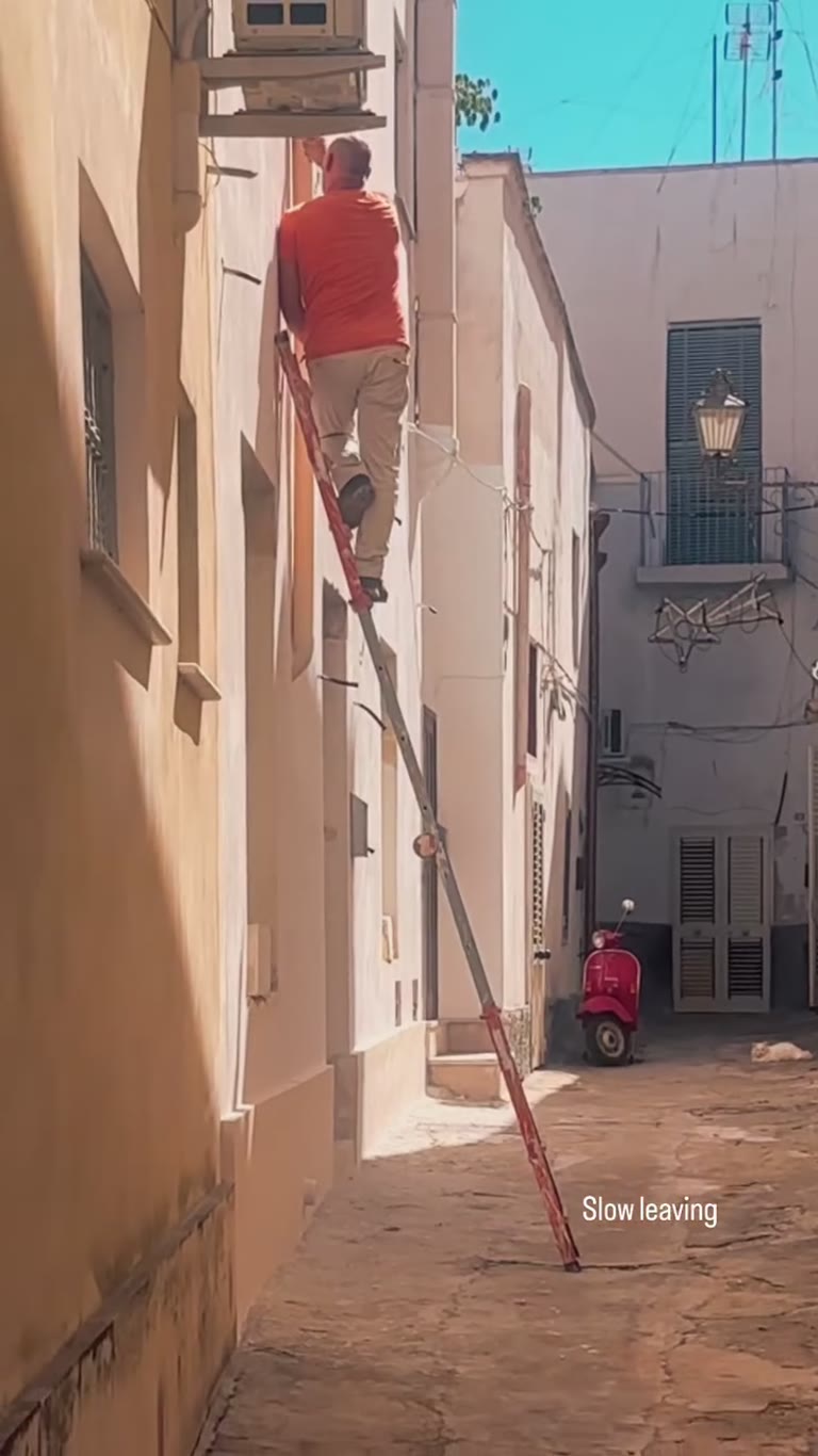 Slow-moving alley life in Puglia