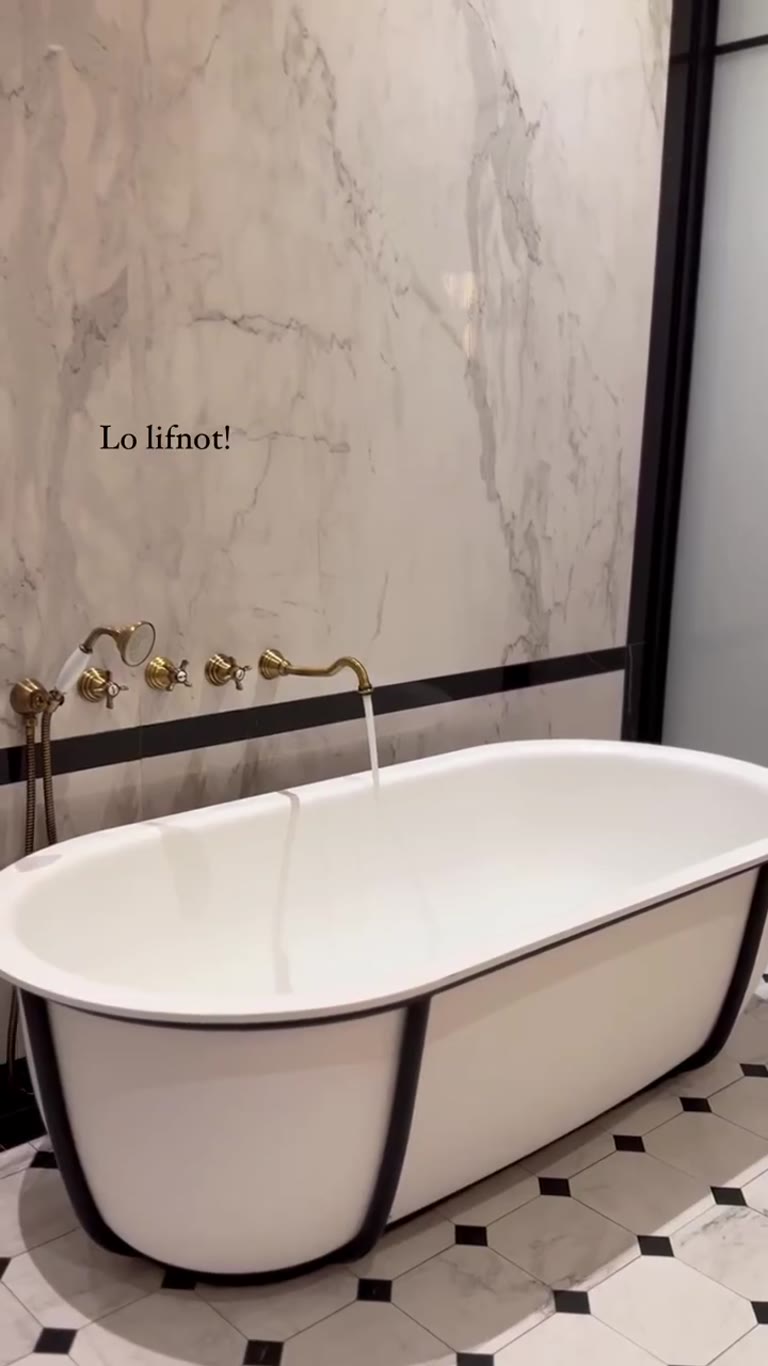 Marble bathtub in a Madrid hotel room