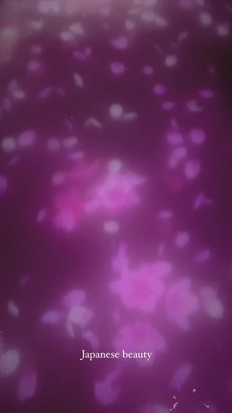 "Japanese beauty" – pink light art in Tokyo