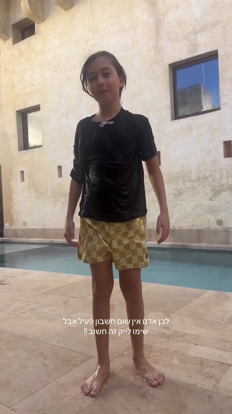 Kid's pool cannonball in Puglia