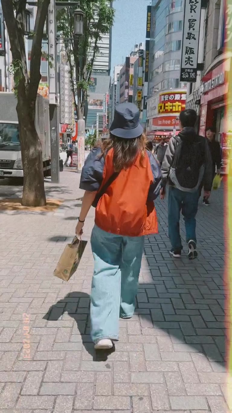 Walking through Kabukicho, Shinjuku
