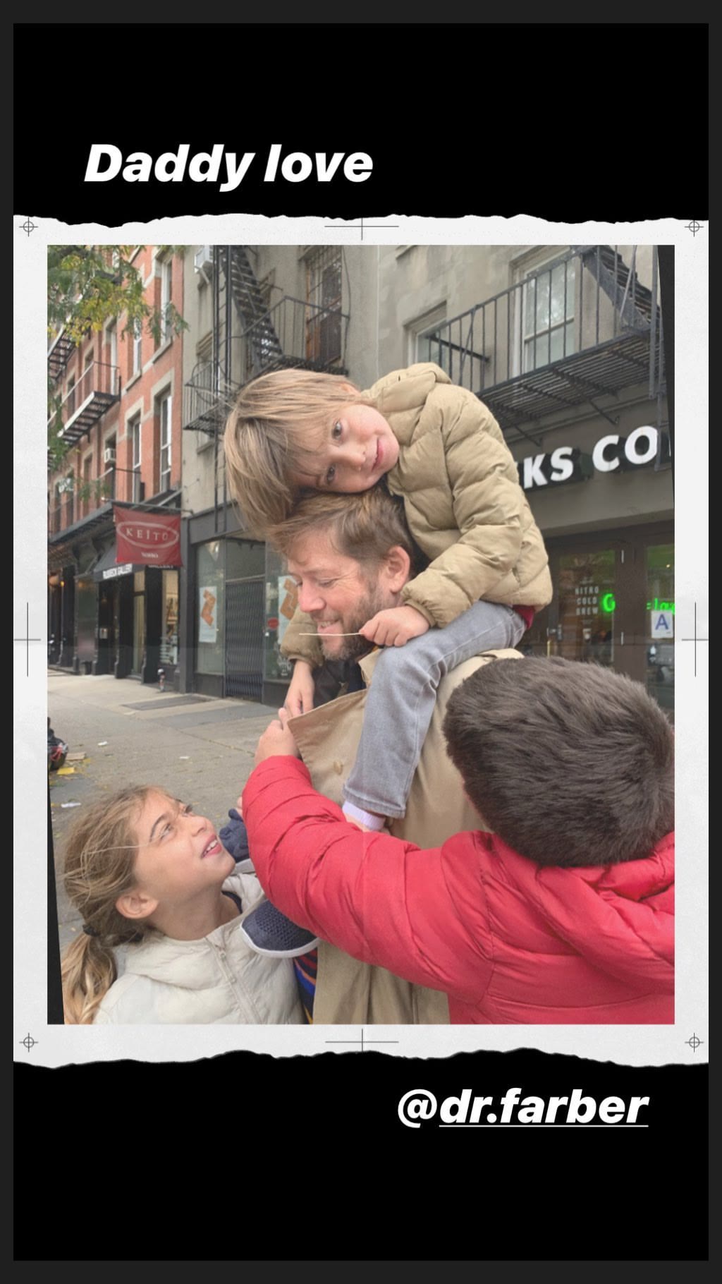 Daddy love on a NYC street