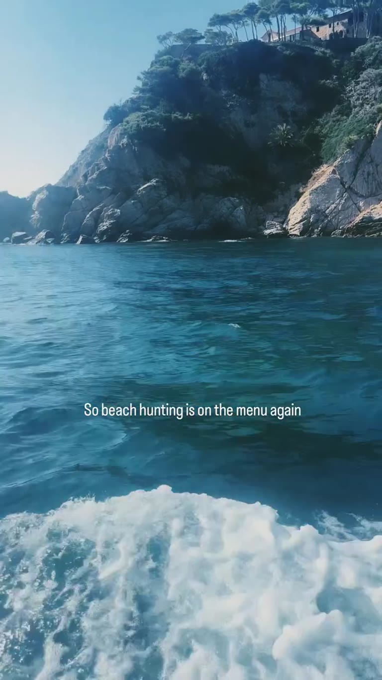 Boat ride along the Costa Brava cliffs