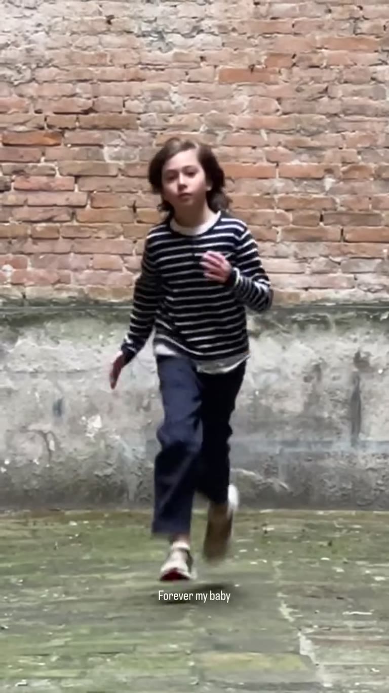 "Forever my baby" running through Venice