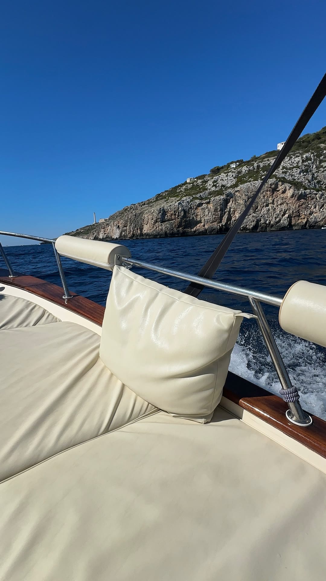 Boat ride along Puglia's cliffs