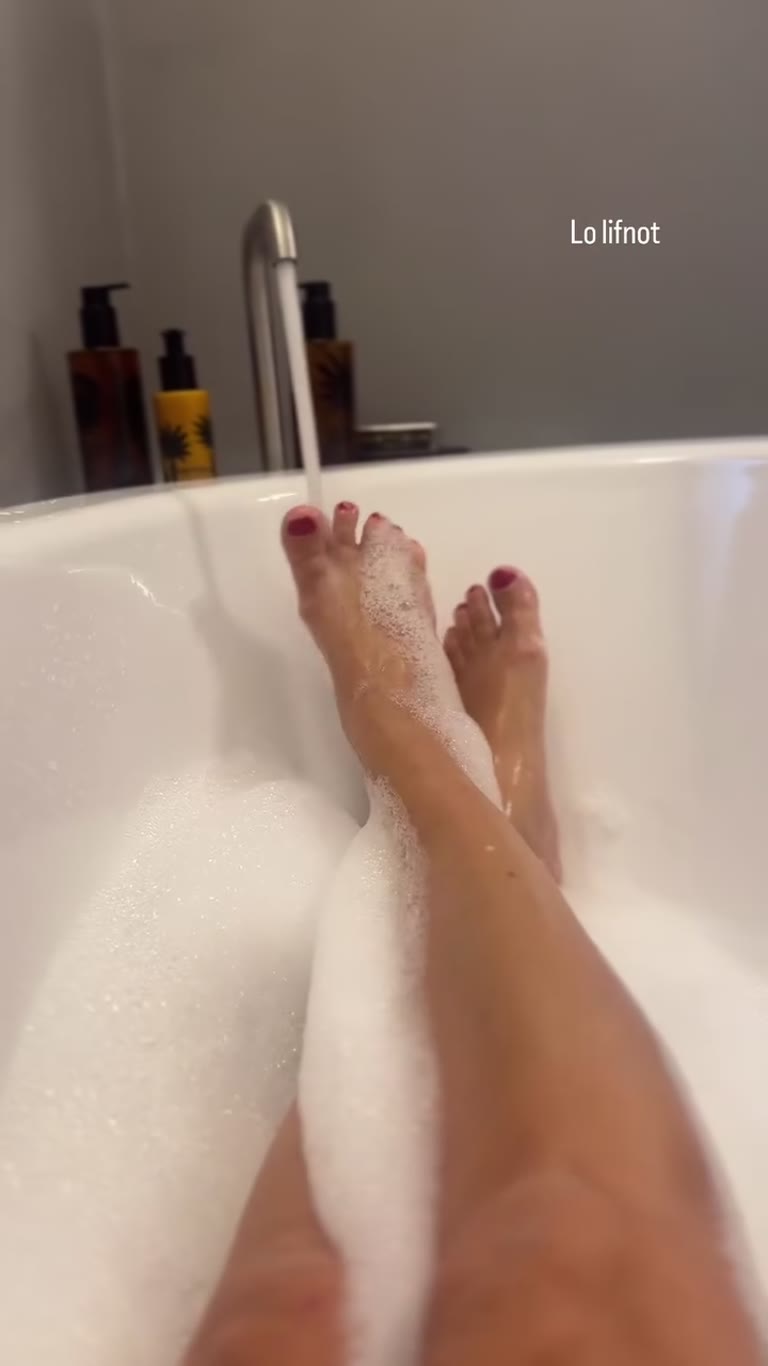 Bubble bath in a Puglia hotel tub