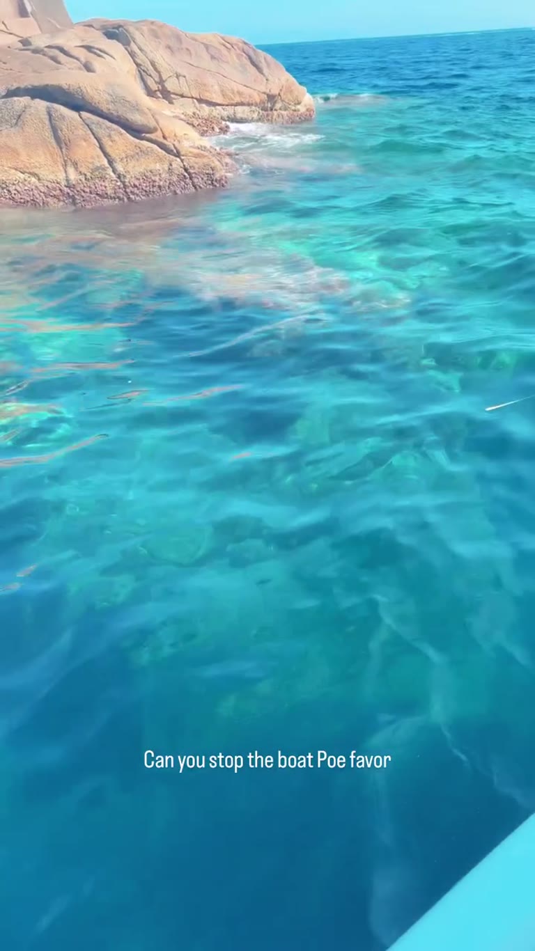 Turquoise water boat trip in Spain