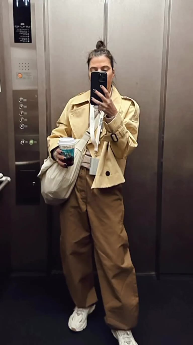 Elevator mirror OOTD in Kyoto
