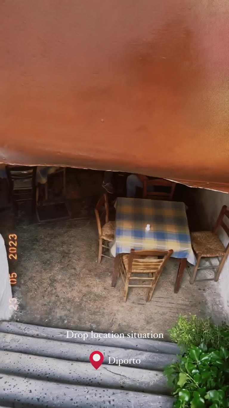 Diporto, Athens' hidden basement taverna