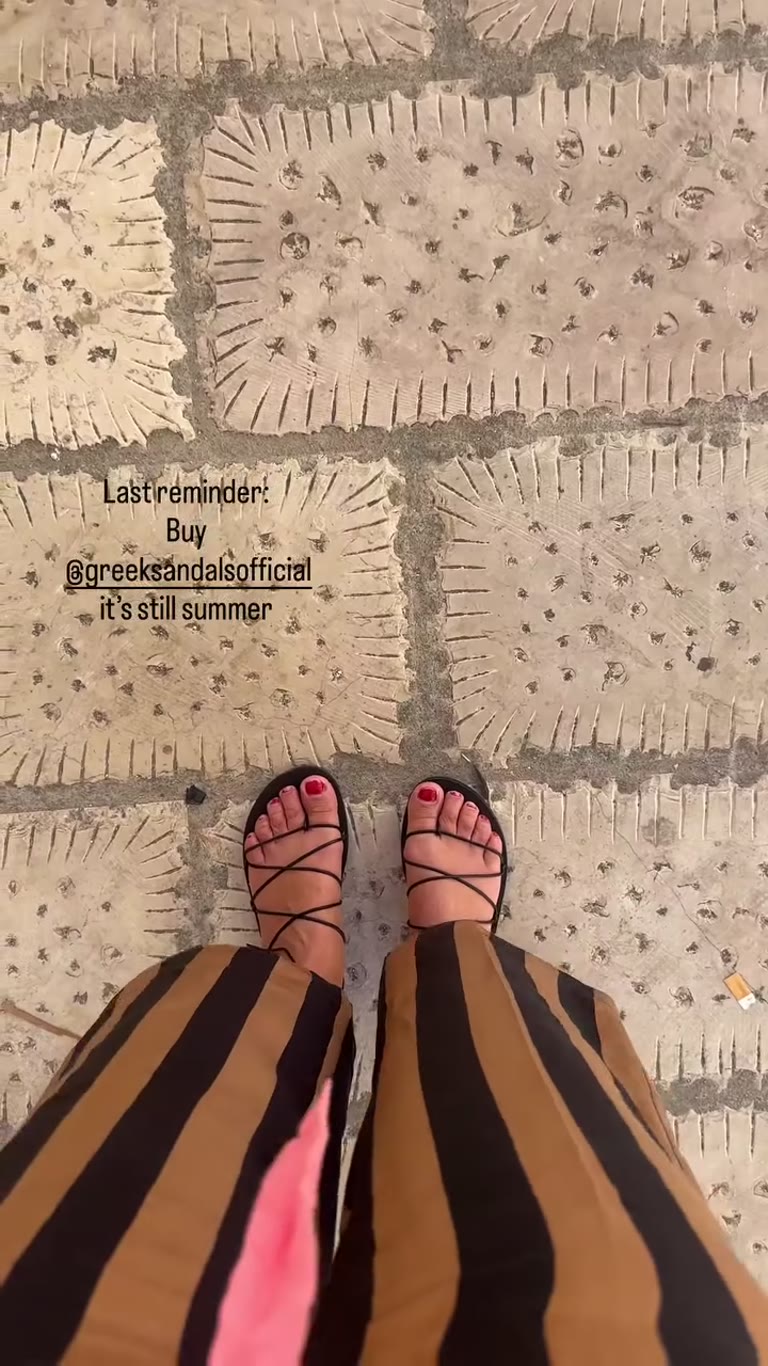 Greek Sandals plug while walking in Puglia
