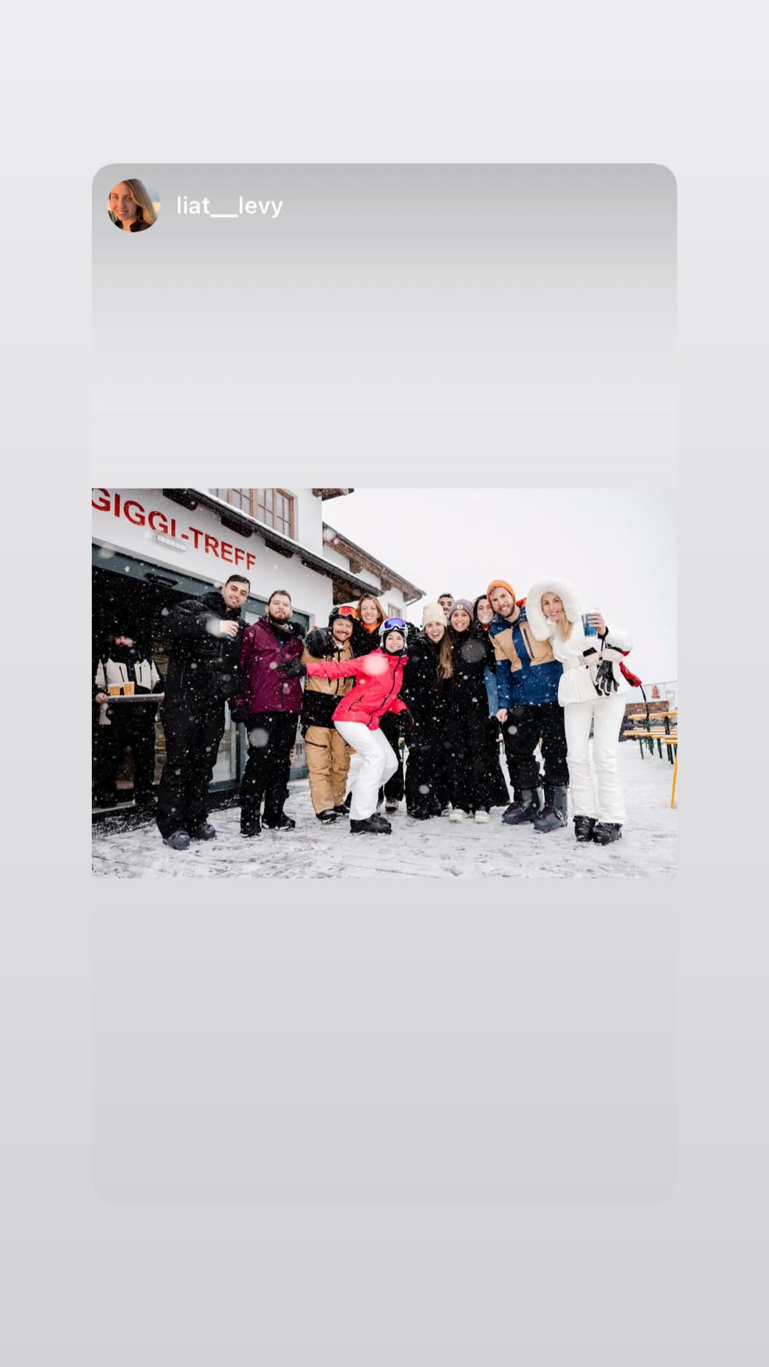 Group ski photo at Giggi-Treff après-ski hut