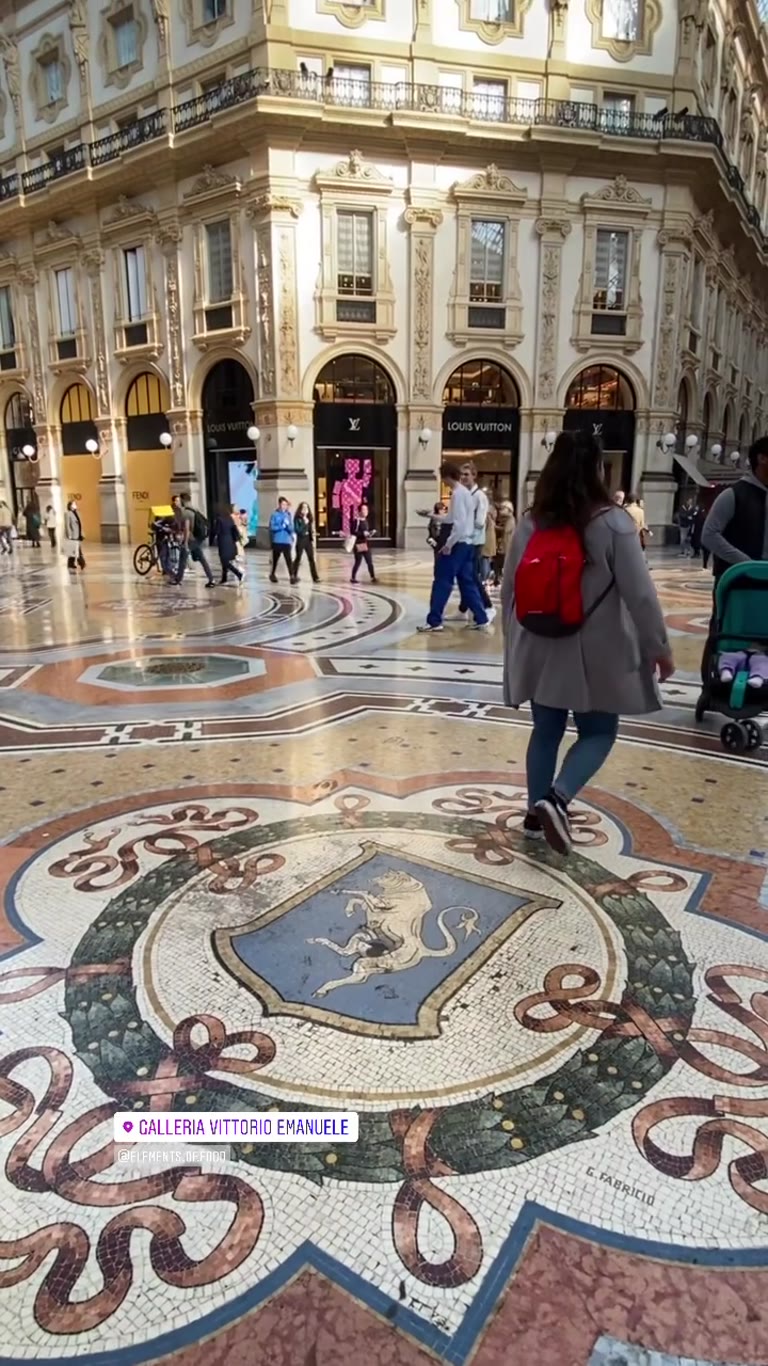 Spinning on the bull — Galleria Vittorio Emanuele, Milan