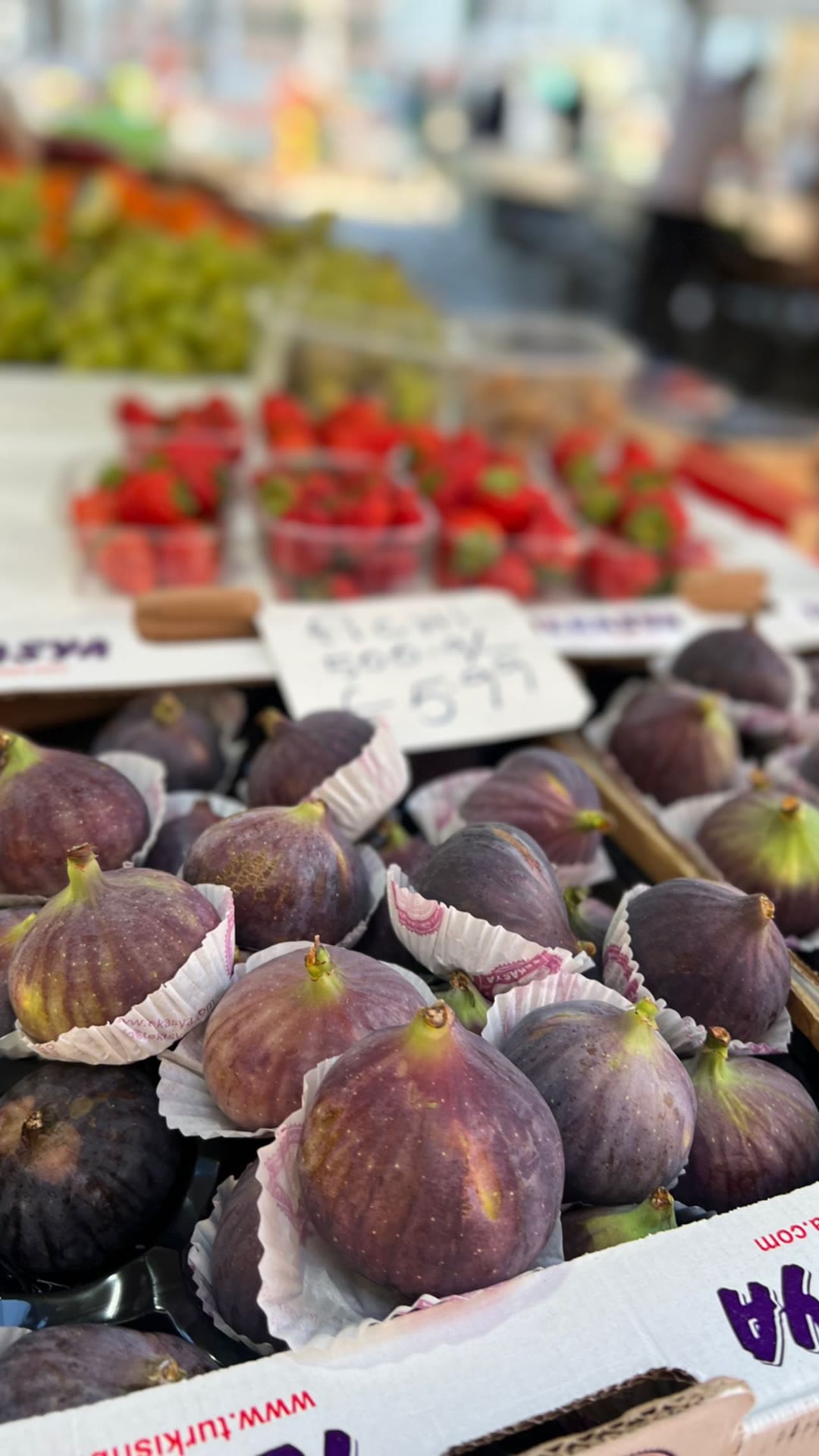 Figs at a Venice market stall