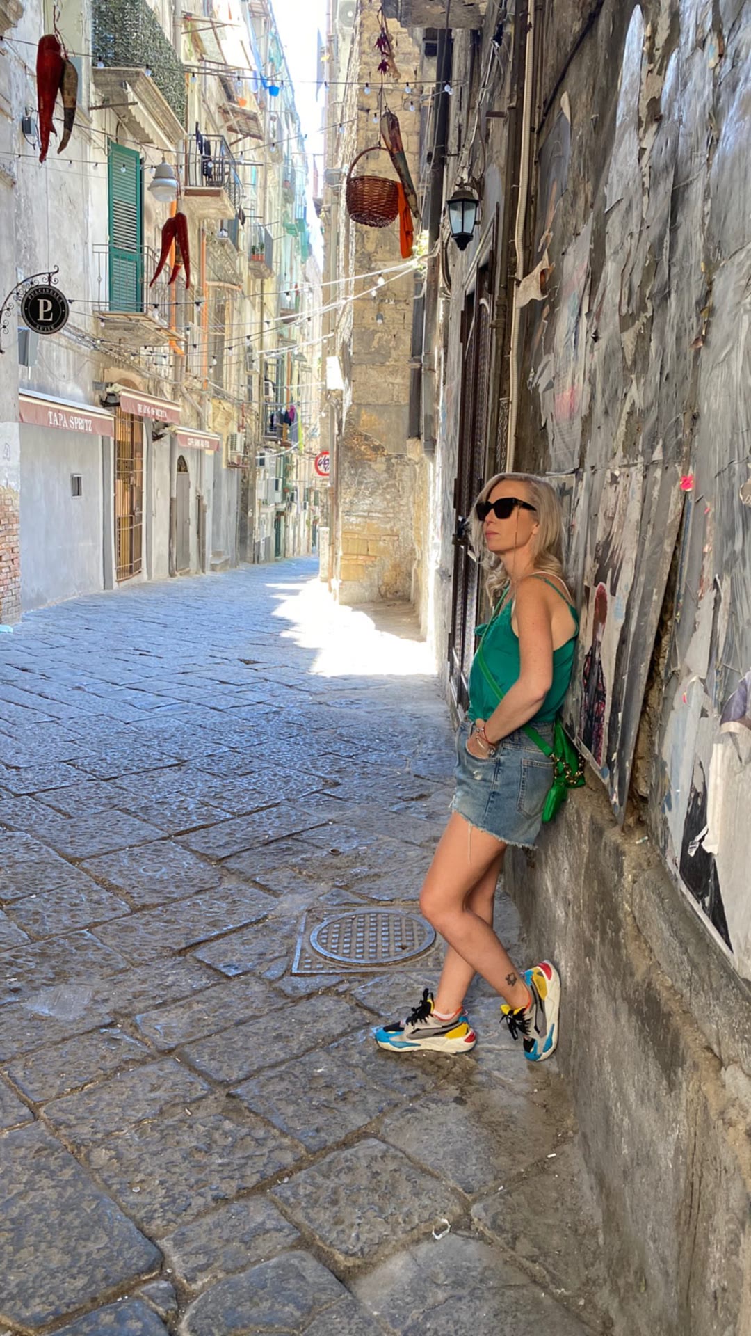 Naples old town alley, Quartieri Spagnoli