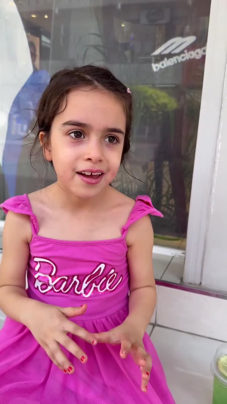 Sofia in Bangkok: Thai words with a Barbie dress