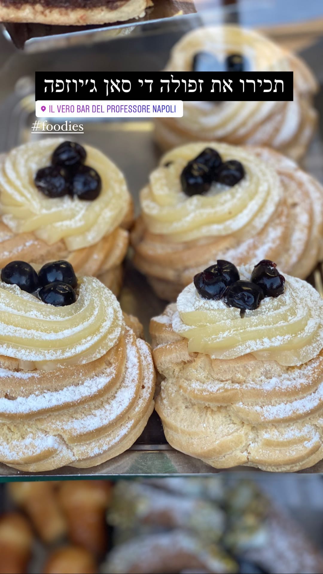 Zeppole di San Giuseppe at Bar del Professore, Naples