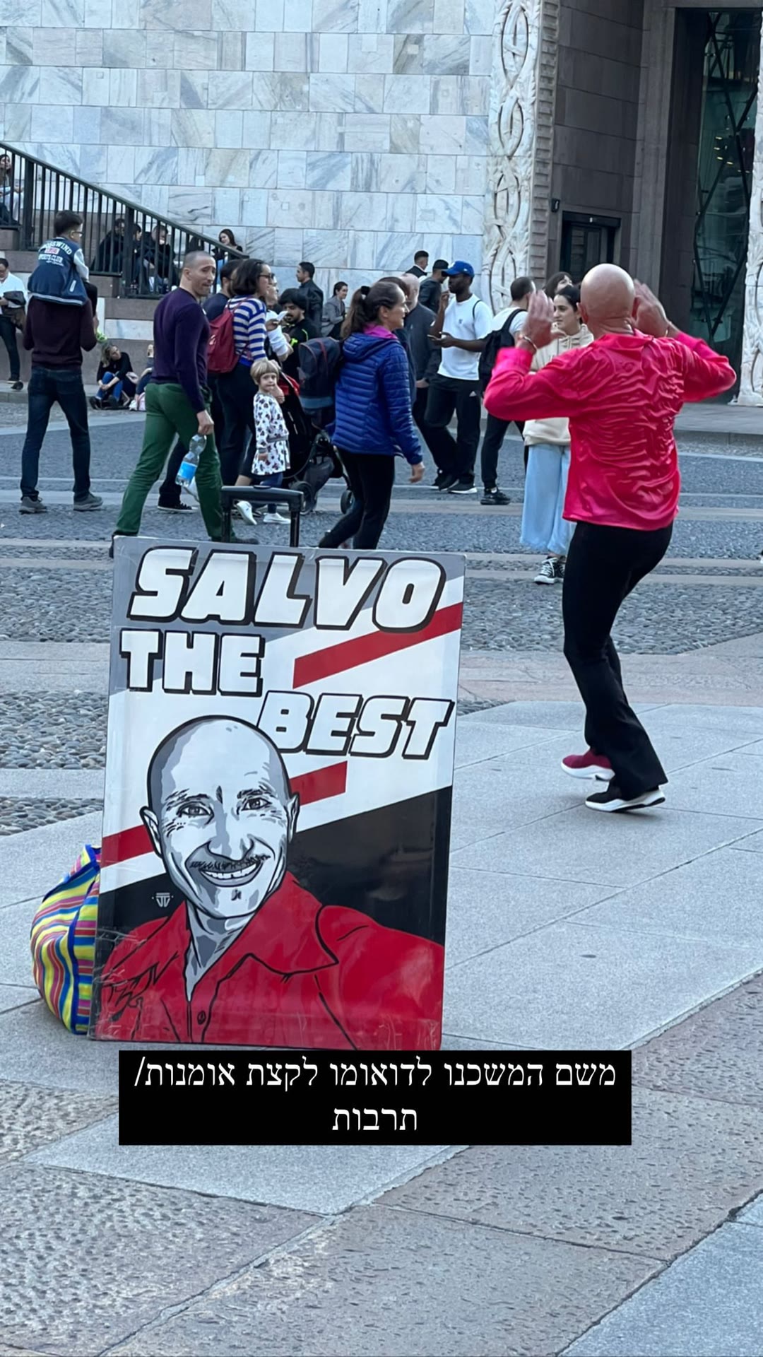 Salvo the Best – street performer at Milan's Duomo