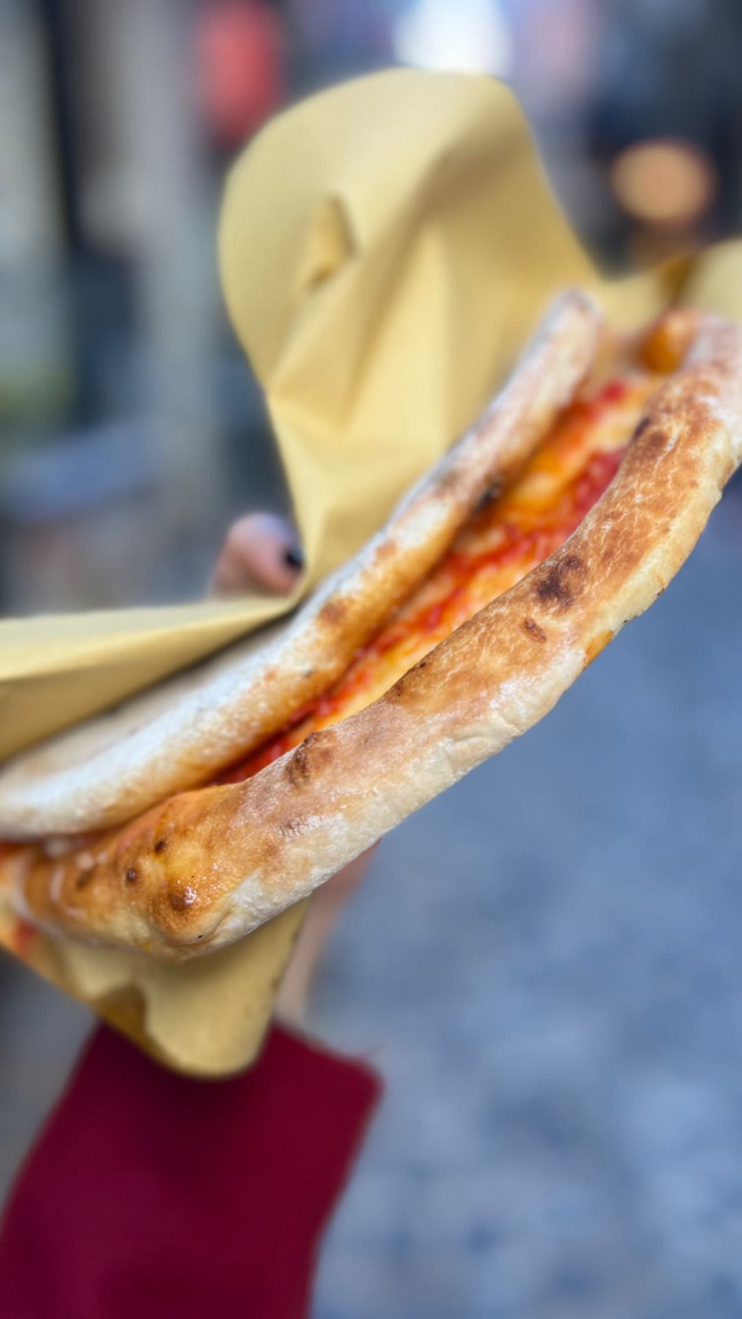 Pizza a portafoglio on the streets of Naples