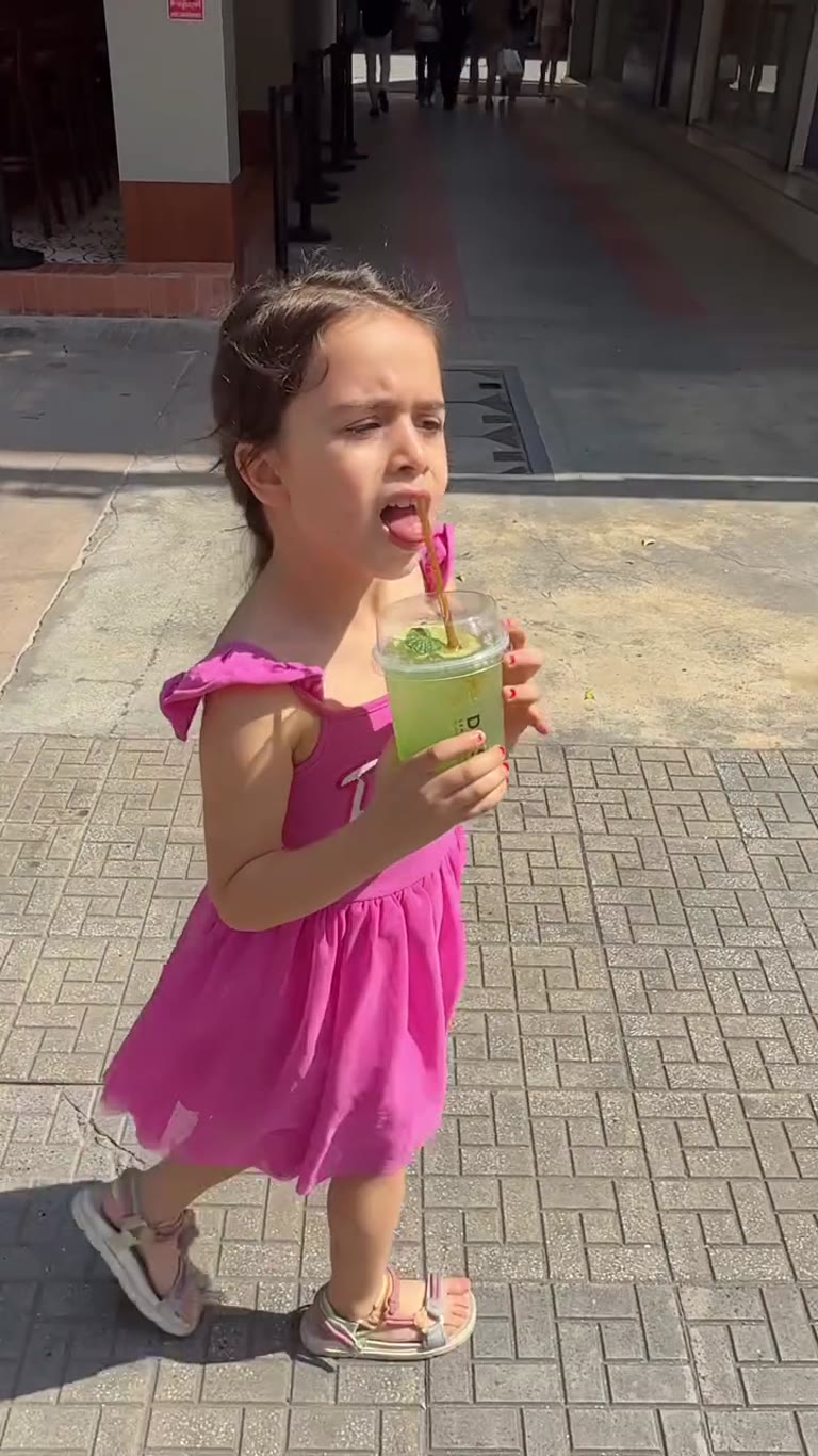 Lemon-mint drink on a Bangkok shopping street