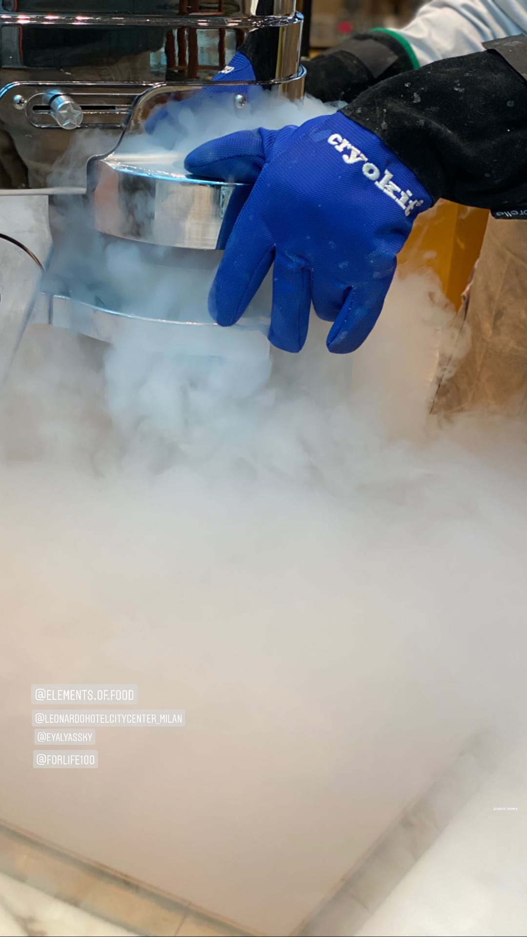 Liquid nitrogen show at Leonardo Hotel Milan City Center