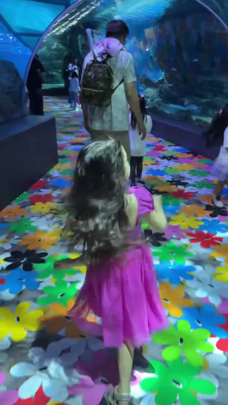 Aquarium shark tunnel with the kids in Bangkok