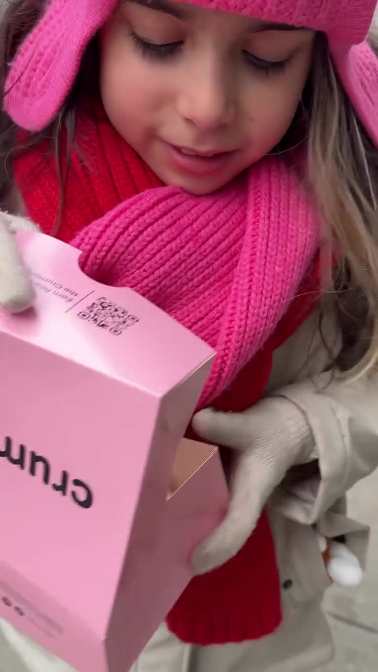 Crumbl cookies stop in New York