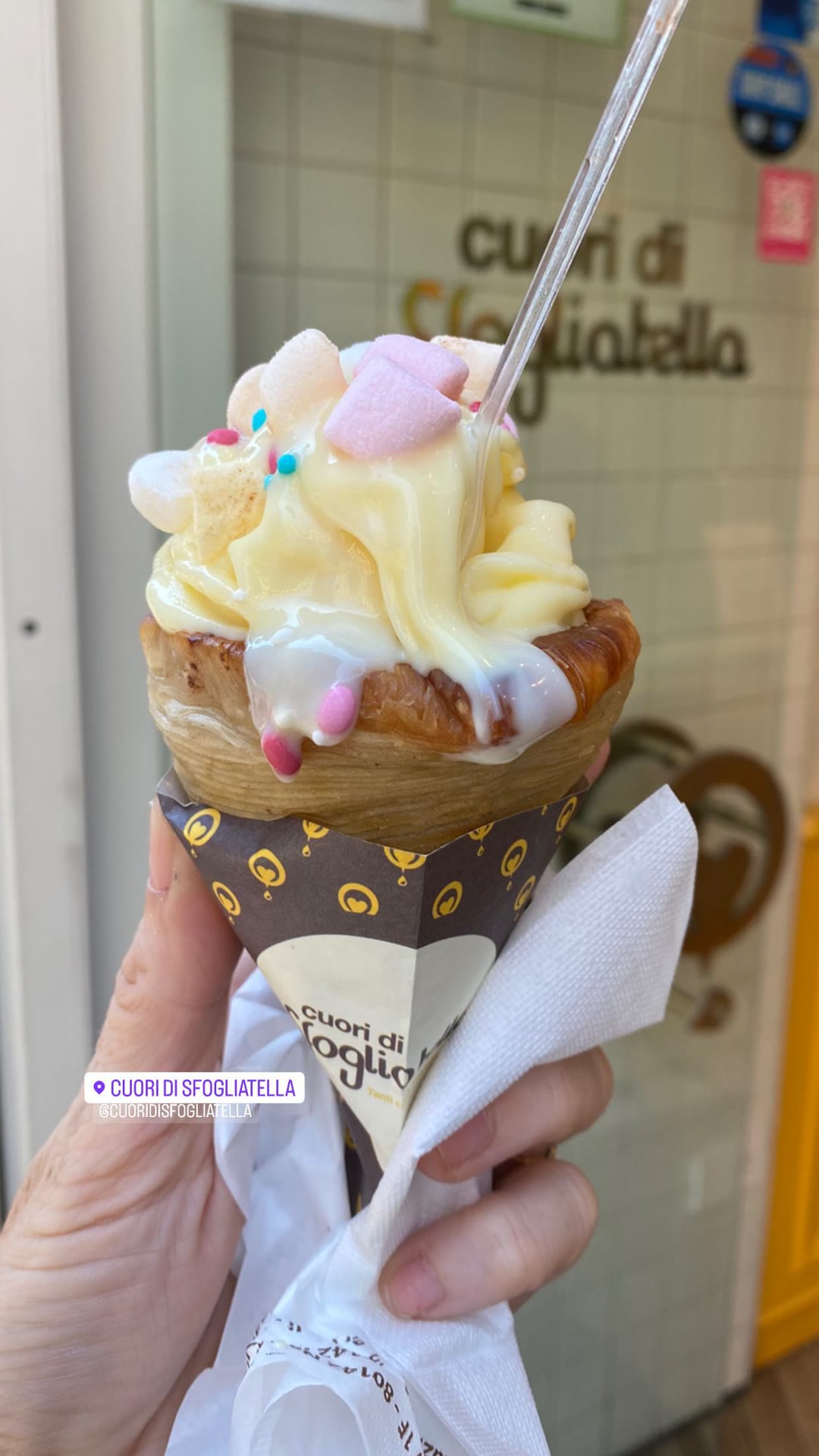Cuori di Sfogliatella, Naples