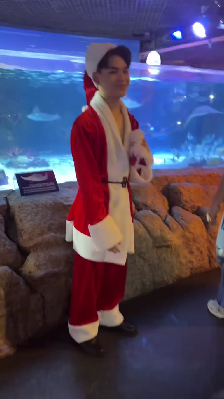 Santa at a Bangkok aquarium