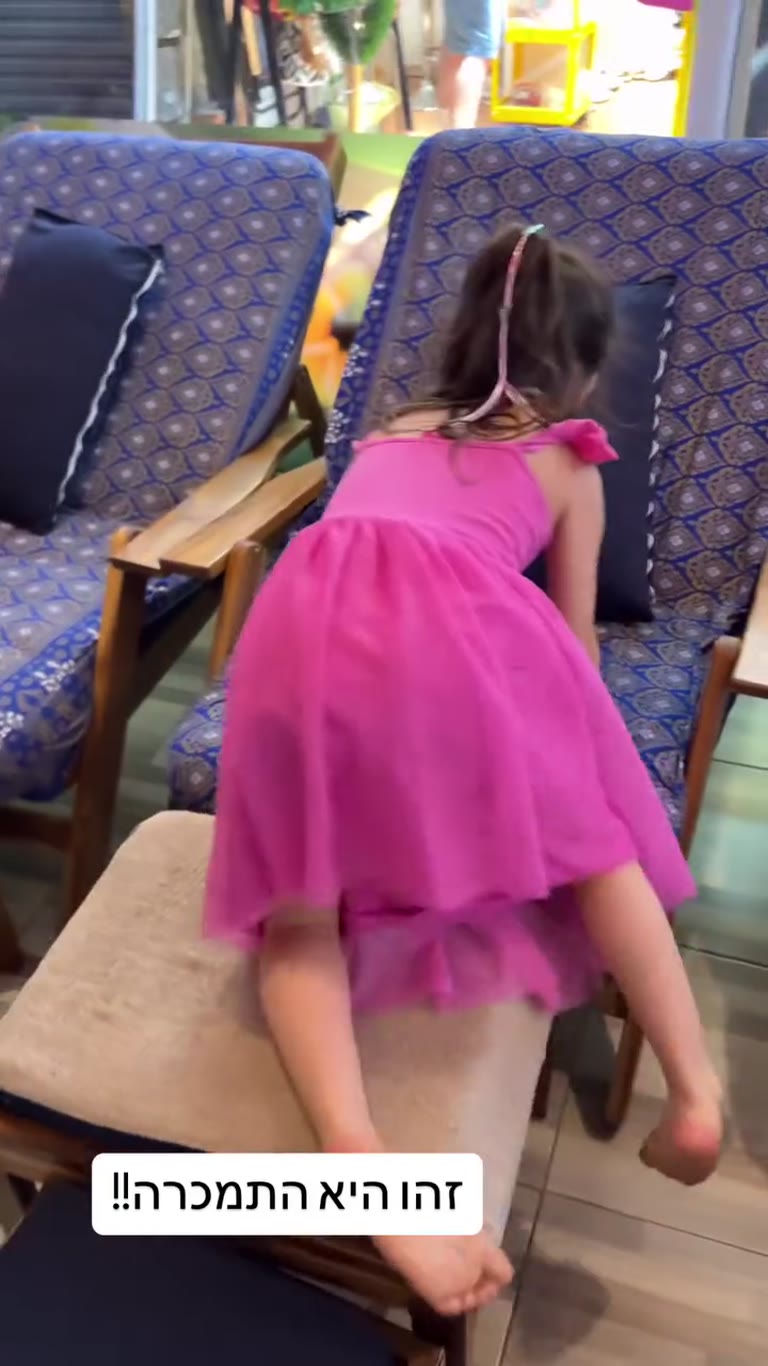 Daughter hooked on Thai massage in Bangkok