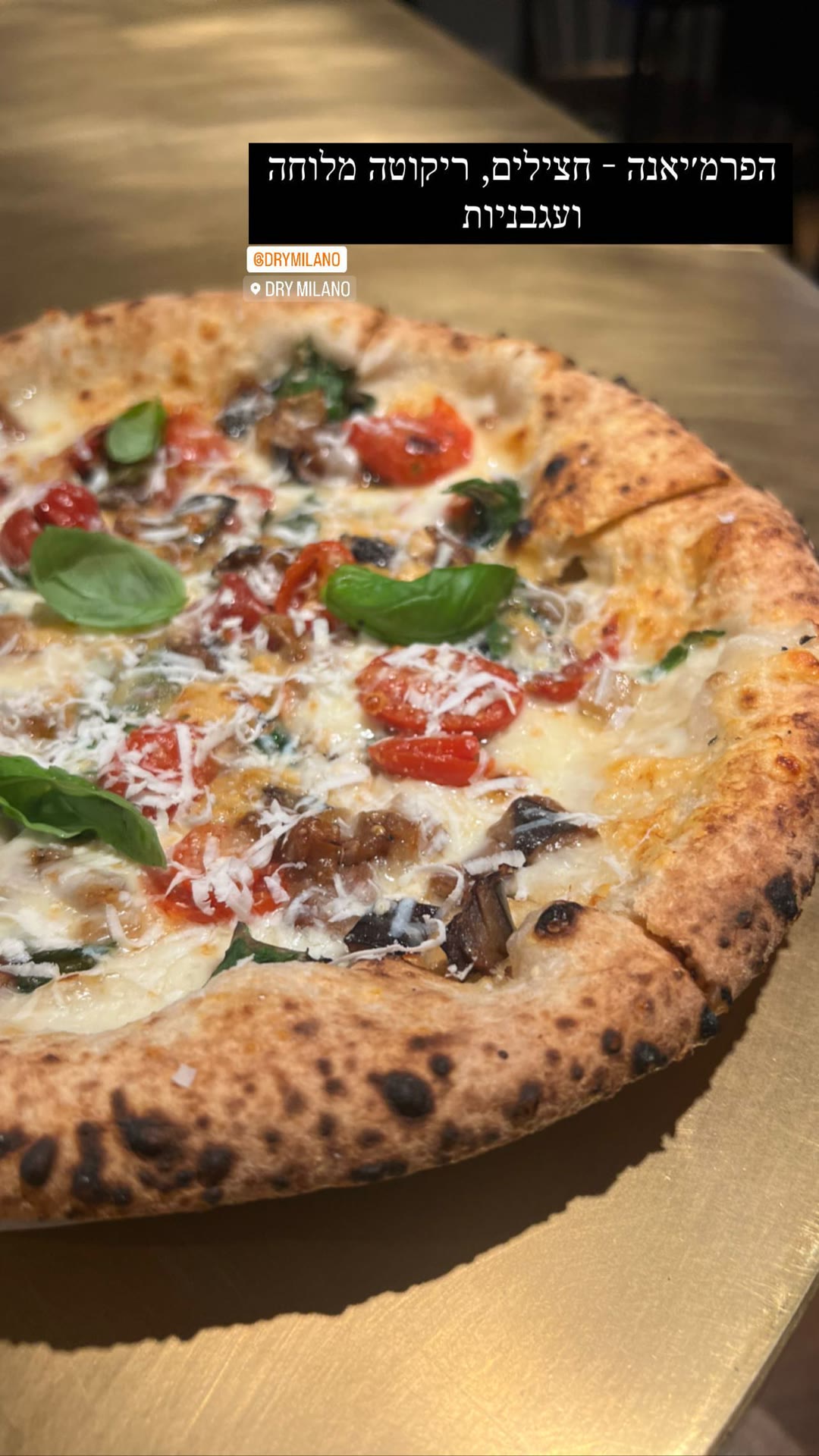 Parmigiana pizza at Dry Milano