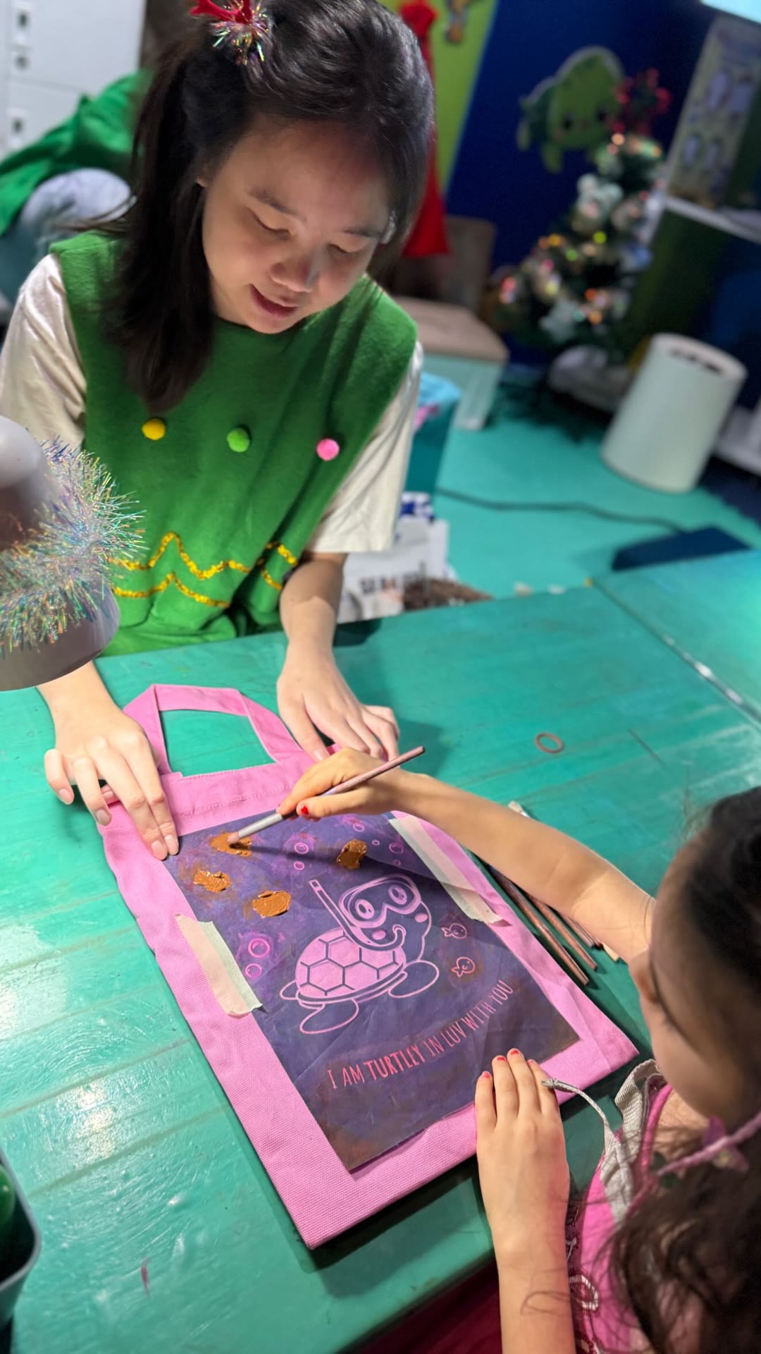 Kids' tote bag painting workshop in Bangkok