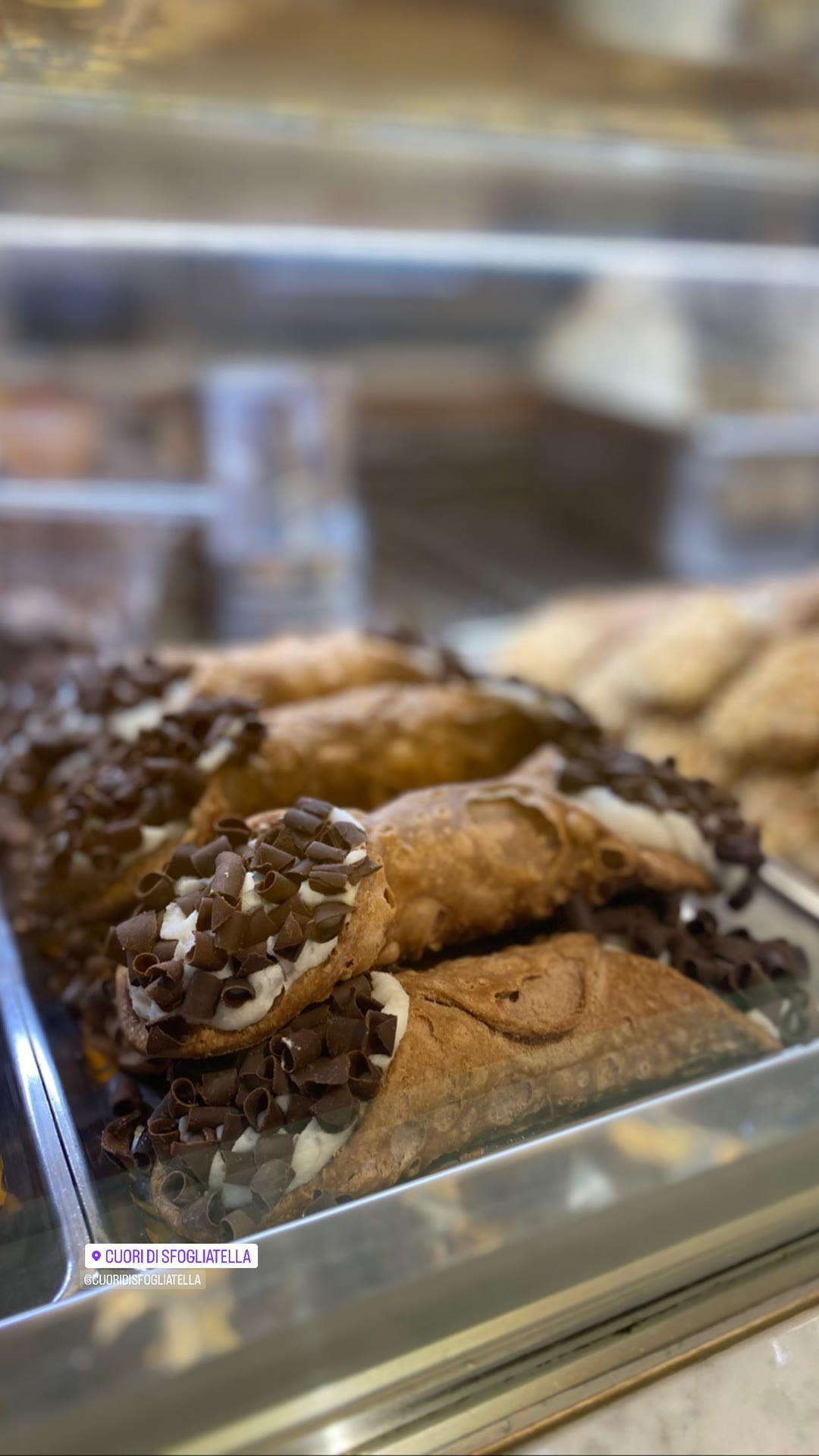 Cuori di Sfogliatella, Via Toledo Naples