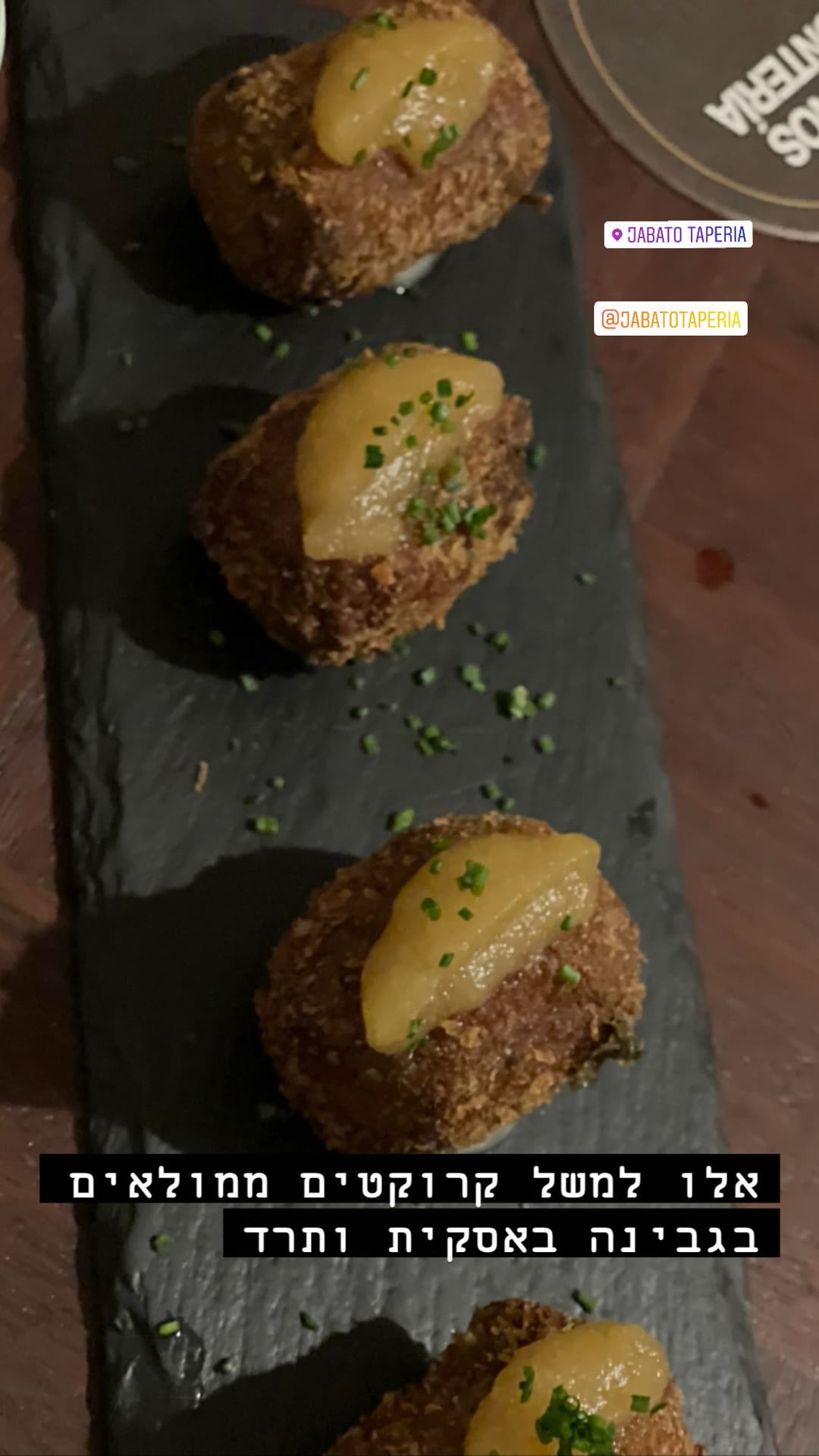 Jabato Taperia: croquetas de queso y espinacas